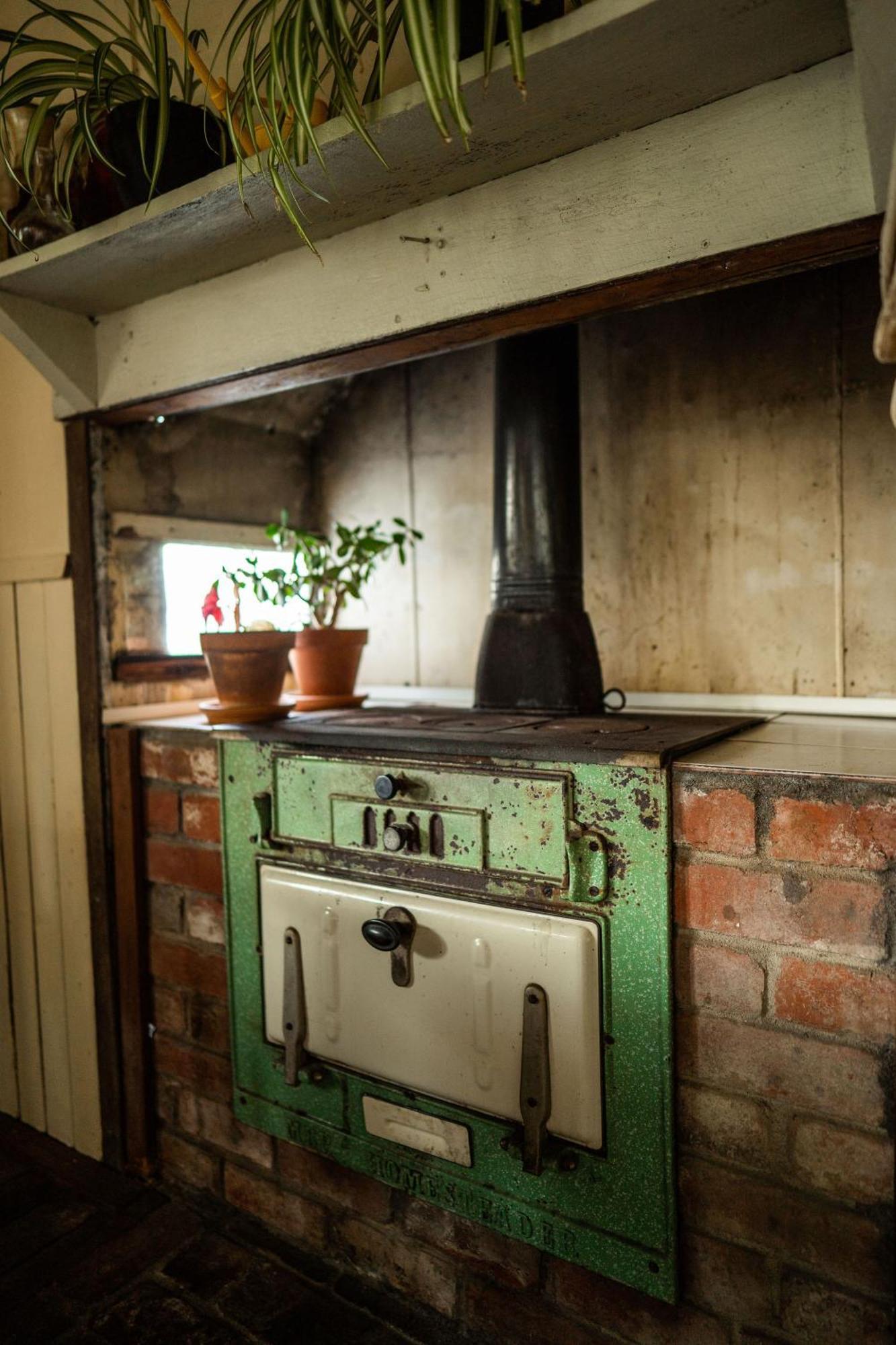 Cosy Farmstay: Green Cabin At Whispering Woods Beedelup Экстерьер фото