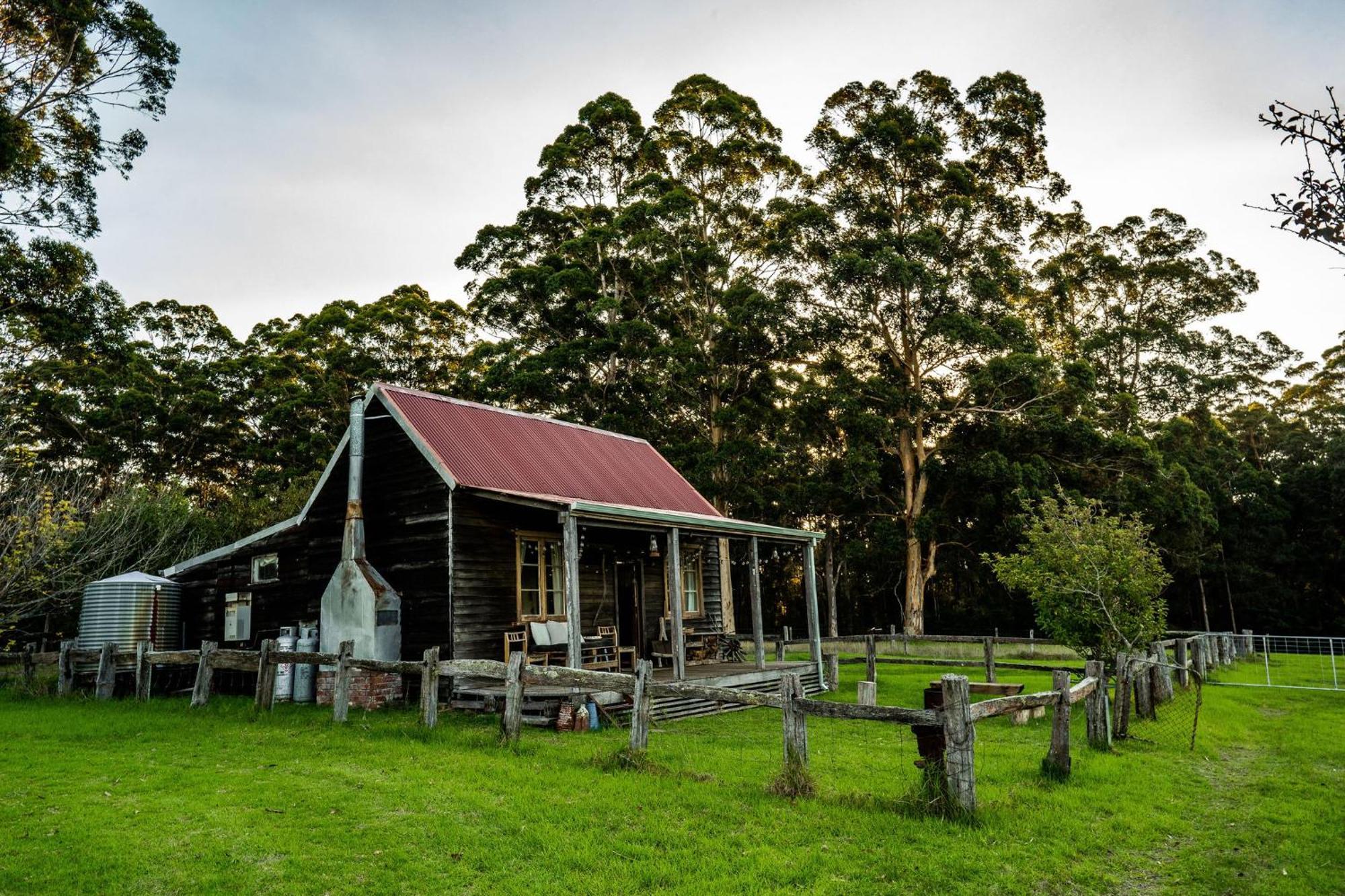 Cosy Farmstay: Green Cabin At Whispering Woods Beedelup Экстерьер фото