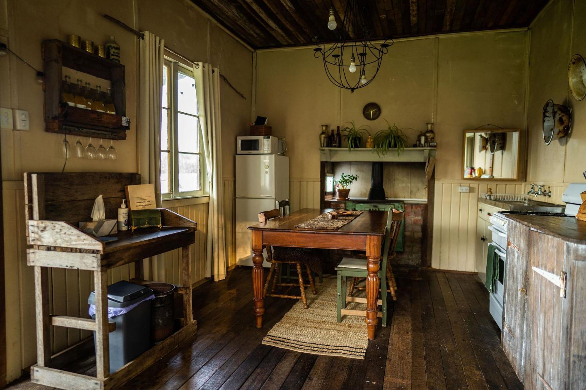 Cosy Farmstay: Green Cabin At Whispering Woods Beedelup Экстерьер фото